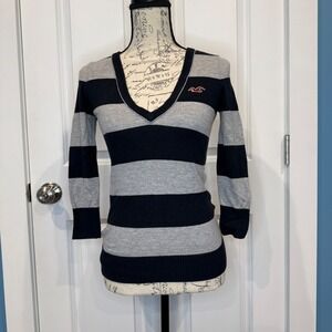 Hollister Striped‎ V Neck Sweater Gray Navy Half Sleeve Size Small